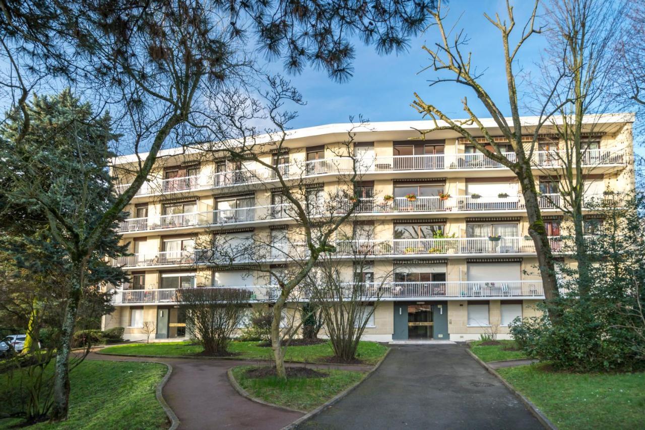 Residence Du Parc ฟองเตเนย์-โอซ์-โรซส์ ภายนอก รูปภาพ